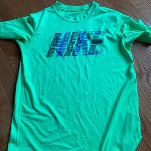 Nike tshirt